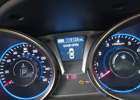 2013 Hyundai Genesis 2.0T z USA, uszkodzony, nr VIN KMHHT6KD9DU082012